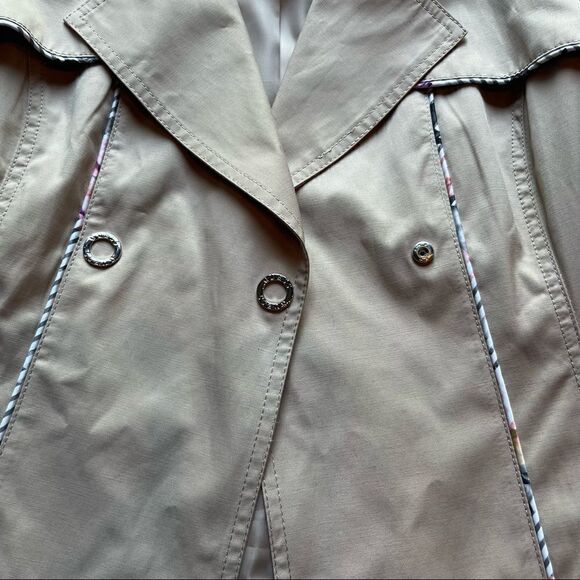 Guess Jacket XS Tan with pink and grey trim lined Snap and belt closure NWOT - Picture 7 of 12